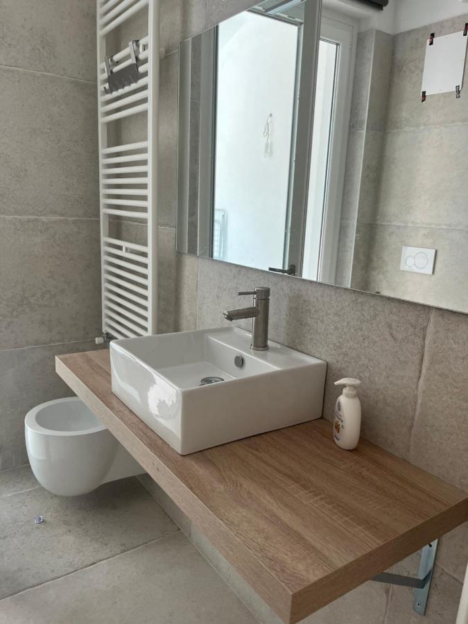Casa Teresa Apartment ริวาเดลการ์ดา ภายนอก รูปภาพ